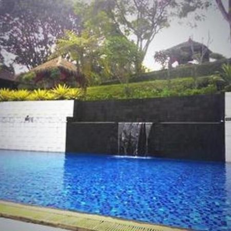 La Oma Hotel Lembang Exterior photo